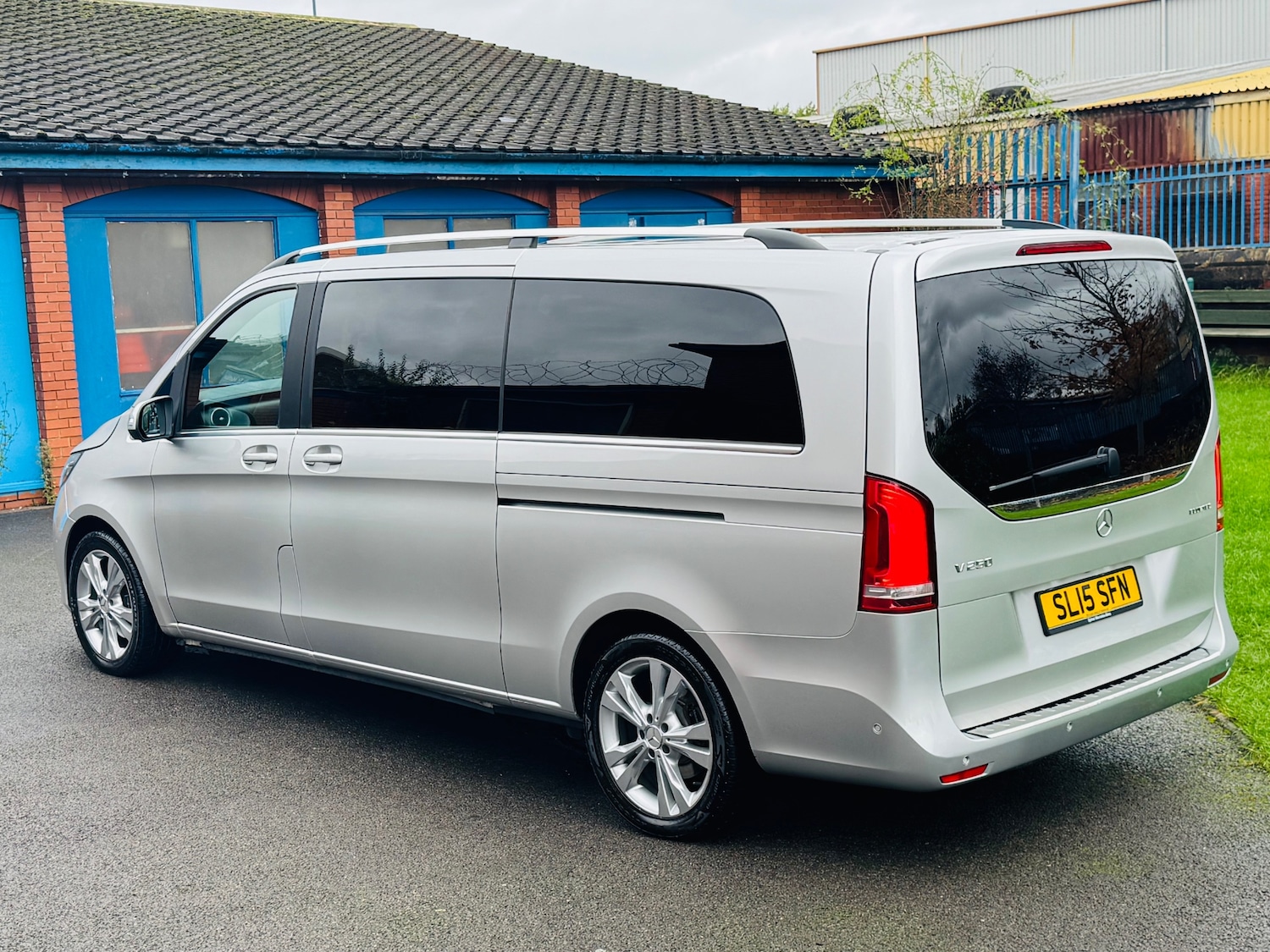 Used Mercedes-Benz V-Class 2015 for sale - 76749054: Photo 6