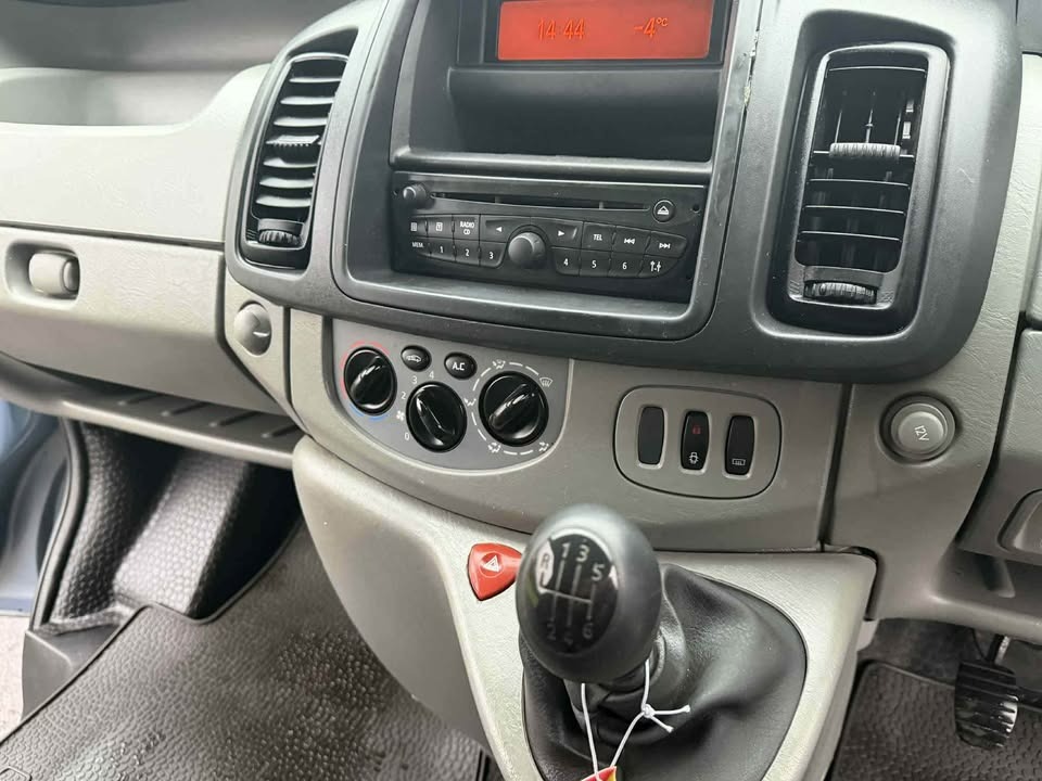 Used Vauxhall Vivaro 2011 for sale - 77755046: Photo 2