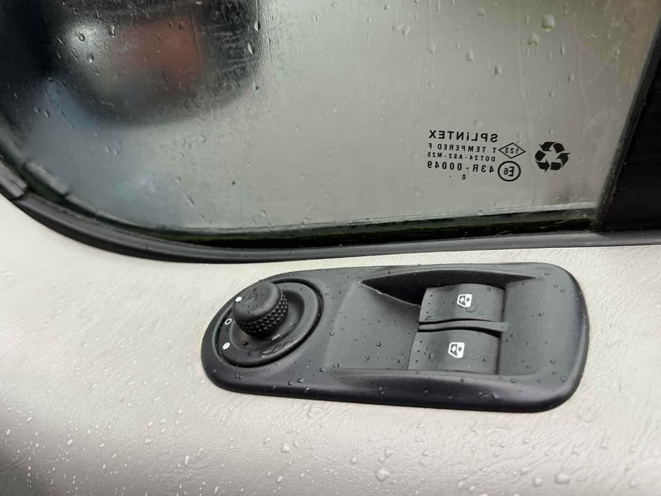 Used Vauxhall Vivaro 2011 for sale - 77755046: Photo 5