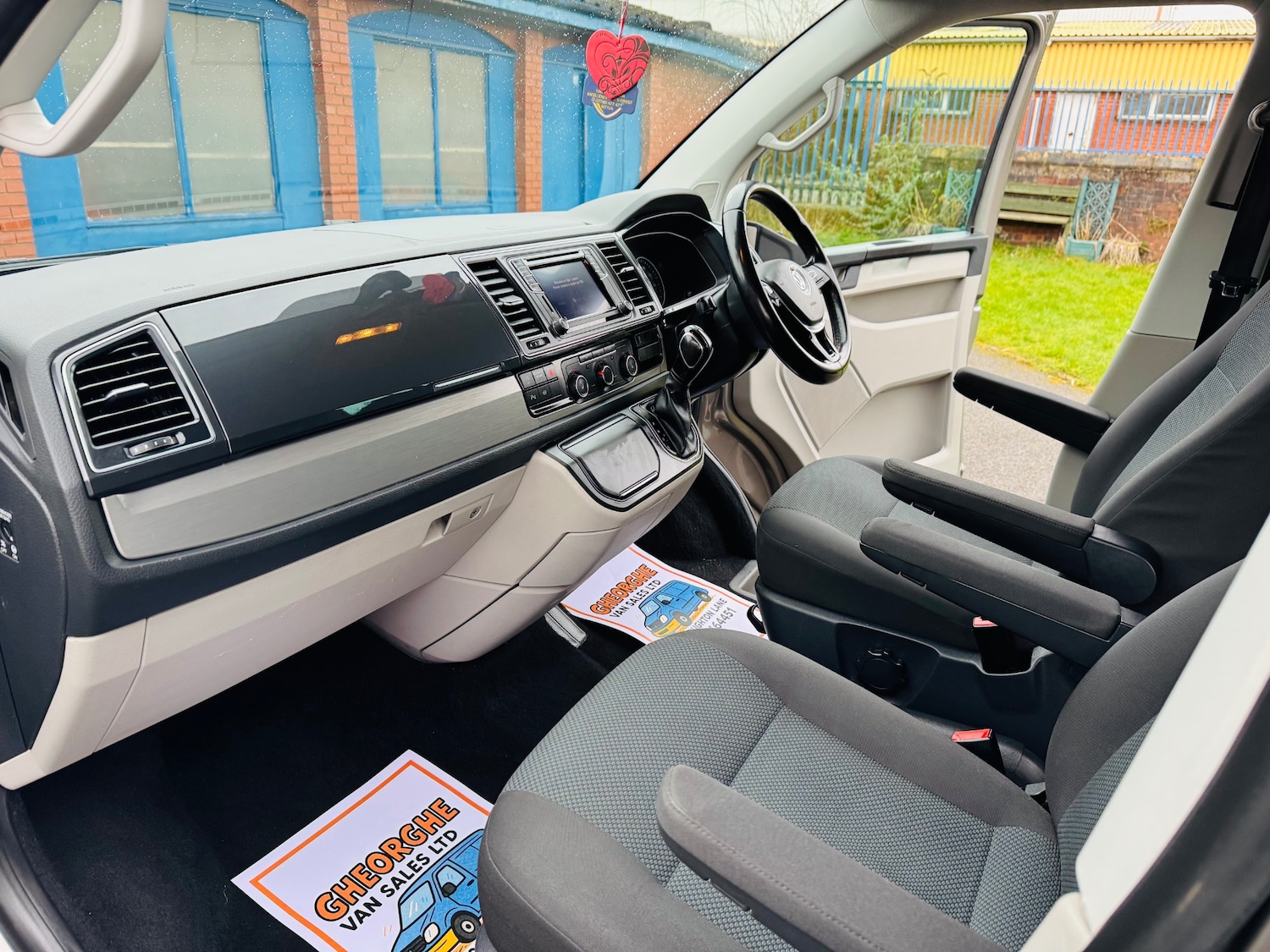 Used Volkswagen Transporter 2017 for sale - 77272429: Photo 10