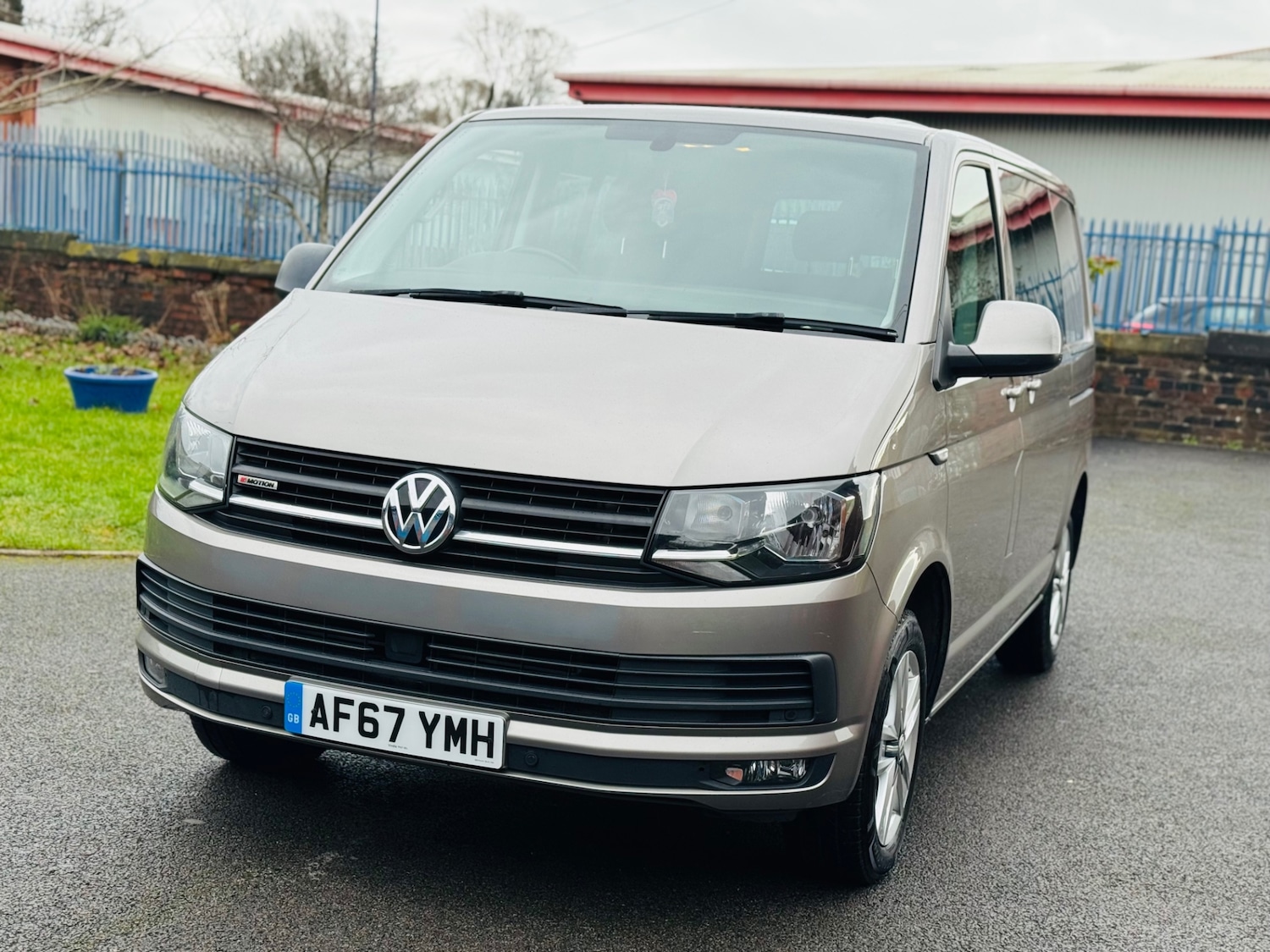 Used Volkswagen Transporter 2017 for sale - 77272429: Photo 2