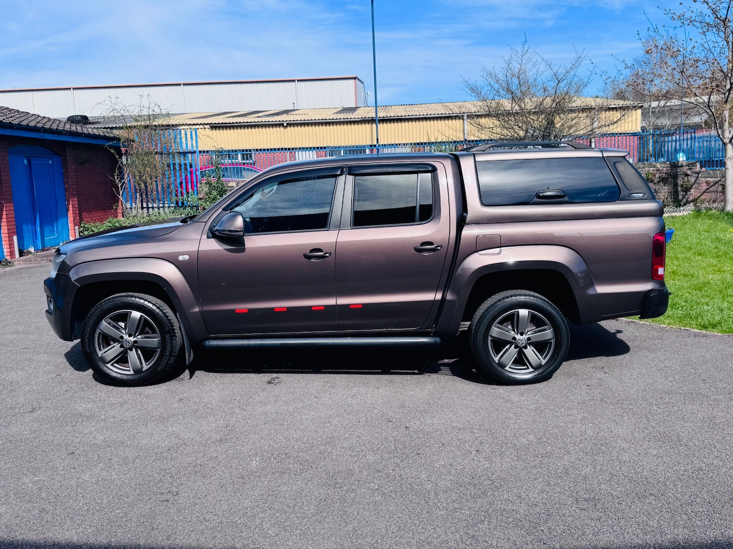 Used Volkswagen Amarok 2013 for sale - 78152675: Photo 2