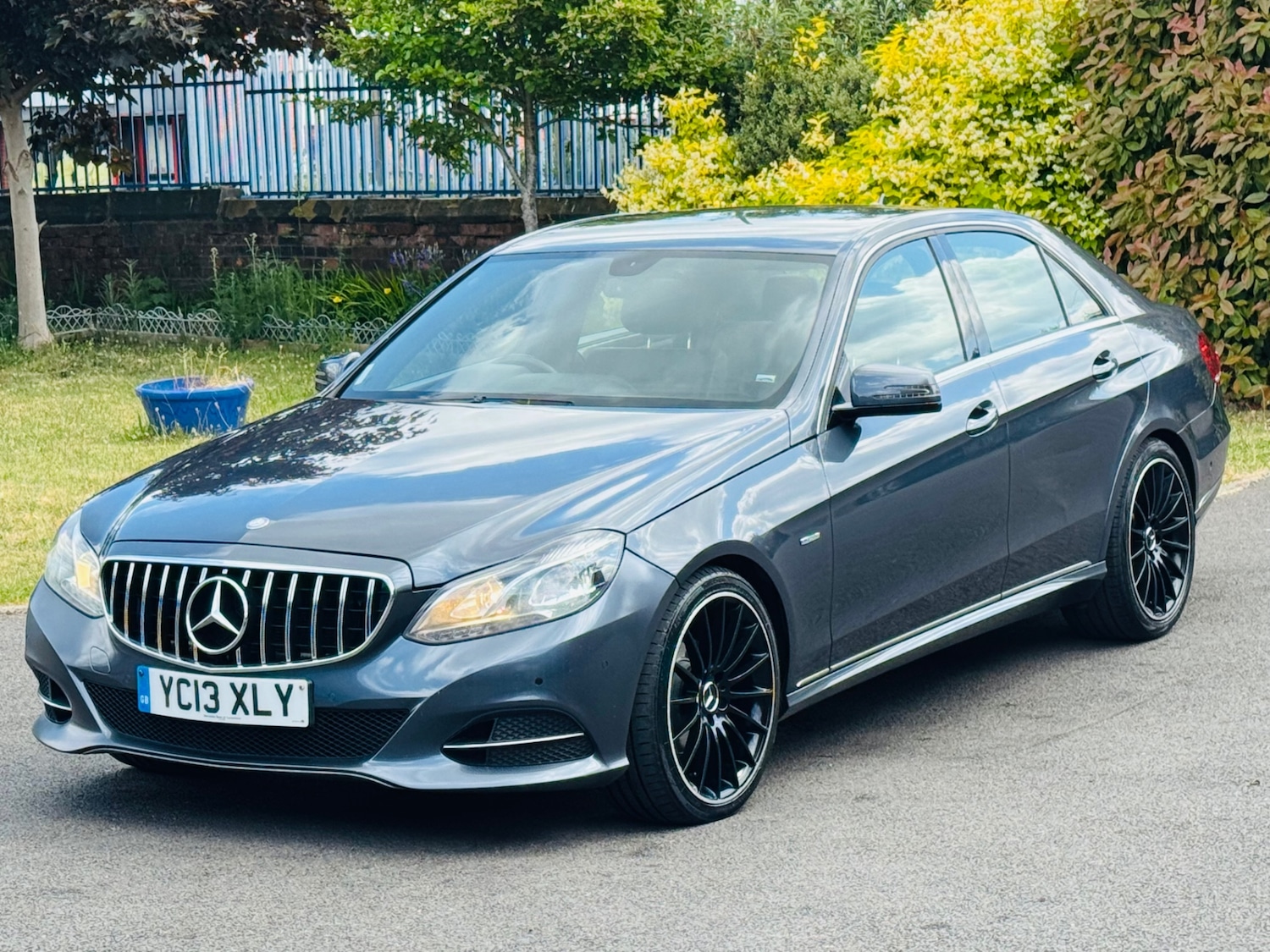 Used Mercedes-Benz E Class 2013 for sale - 76320802: Photo 1