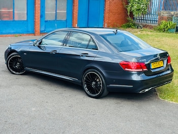 Used Mercedes-Benz E Class 2013 for sale - 76320802: Photo