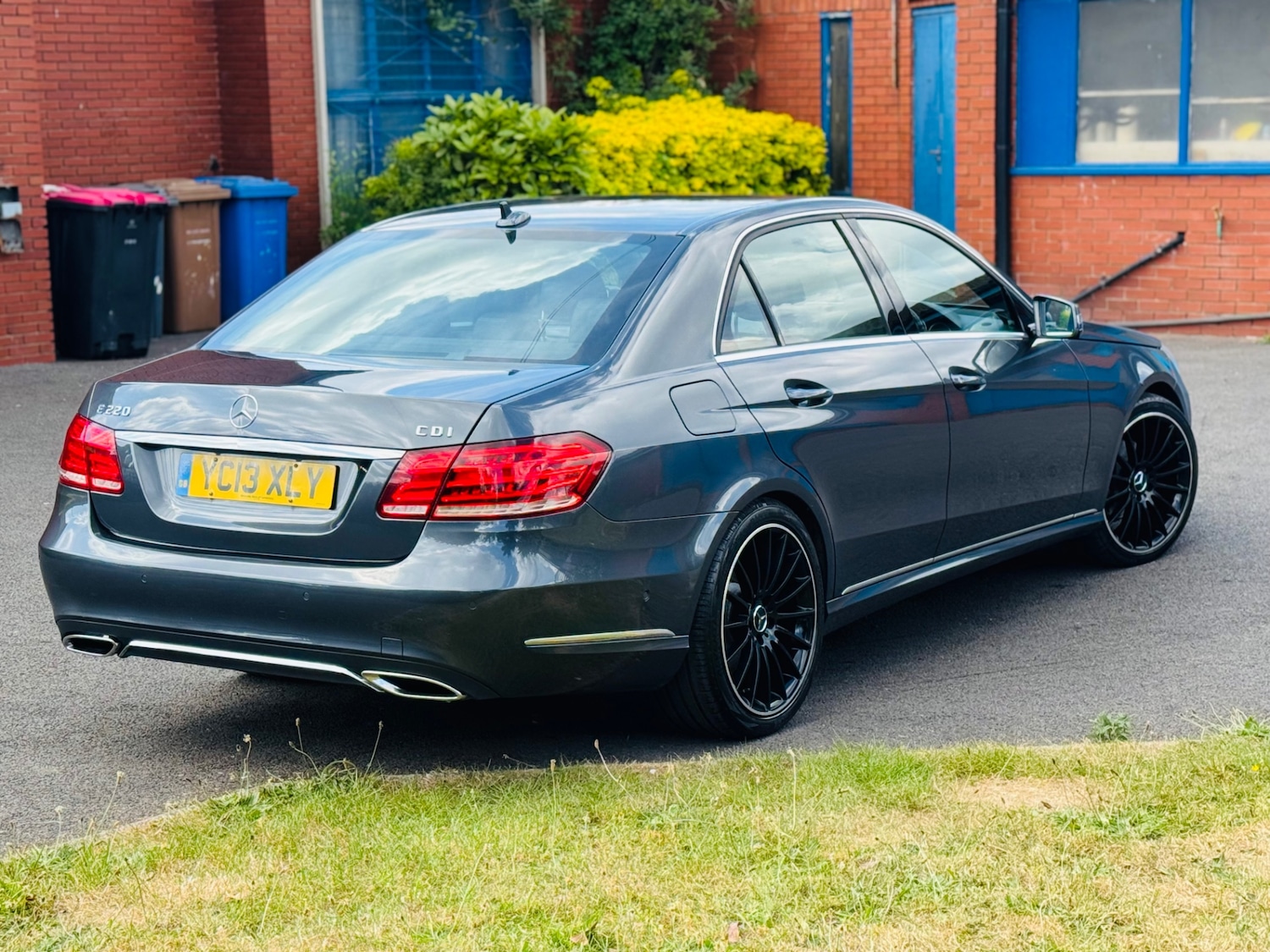 Used Mercedes-Benz E Class 2013 for sale - 76320802: Photo 7
