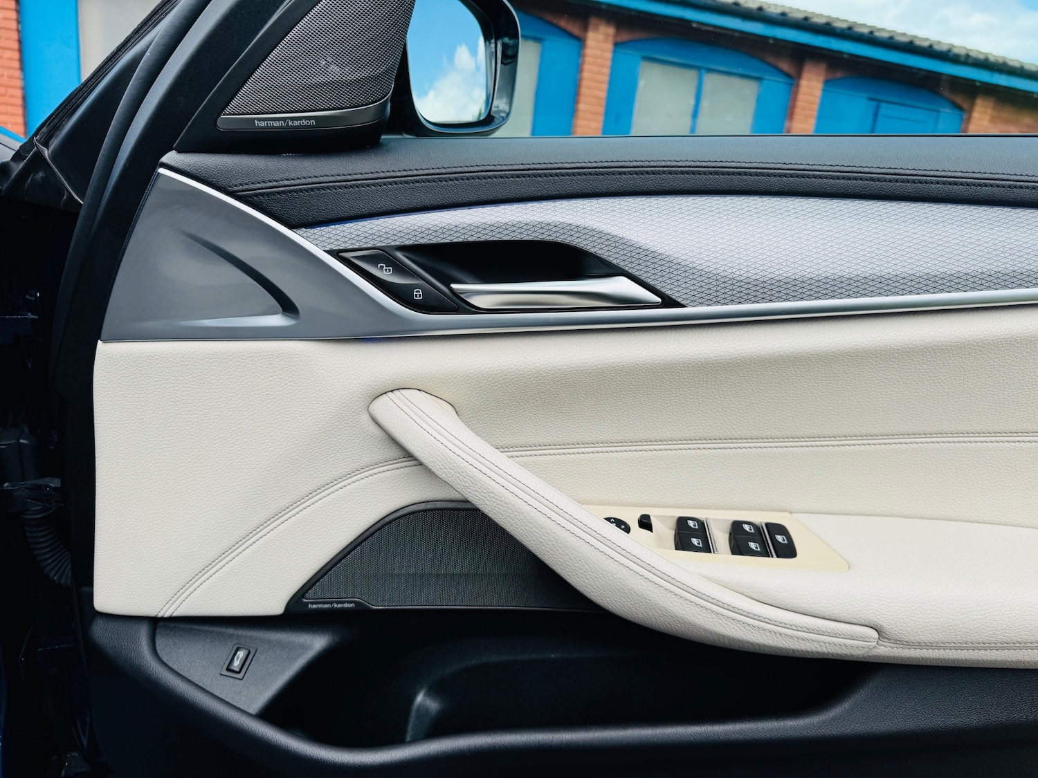 Used BMW 5 Series 2017 for sale - 76321656: Photo 13