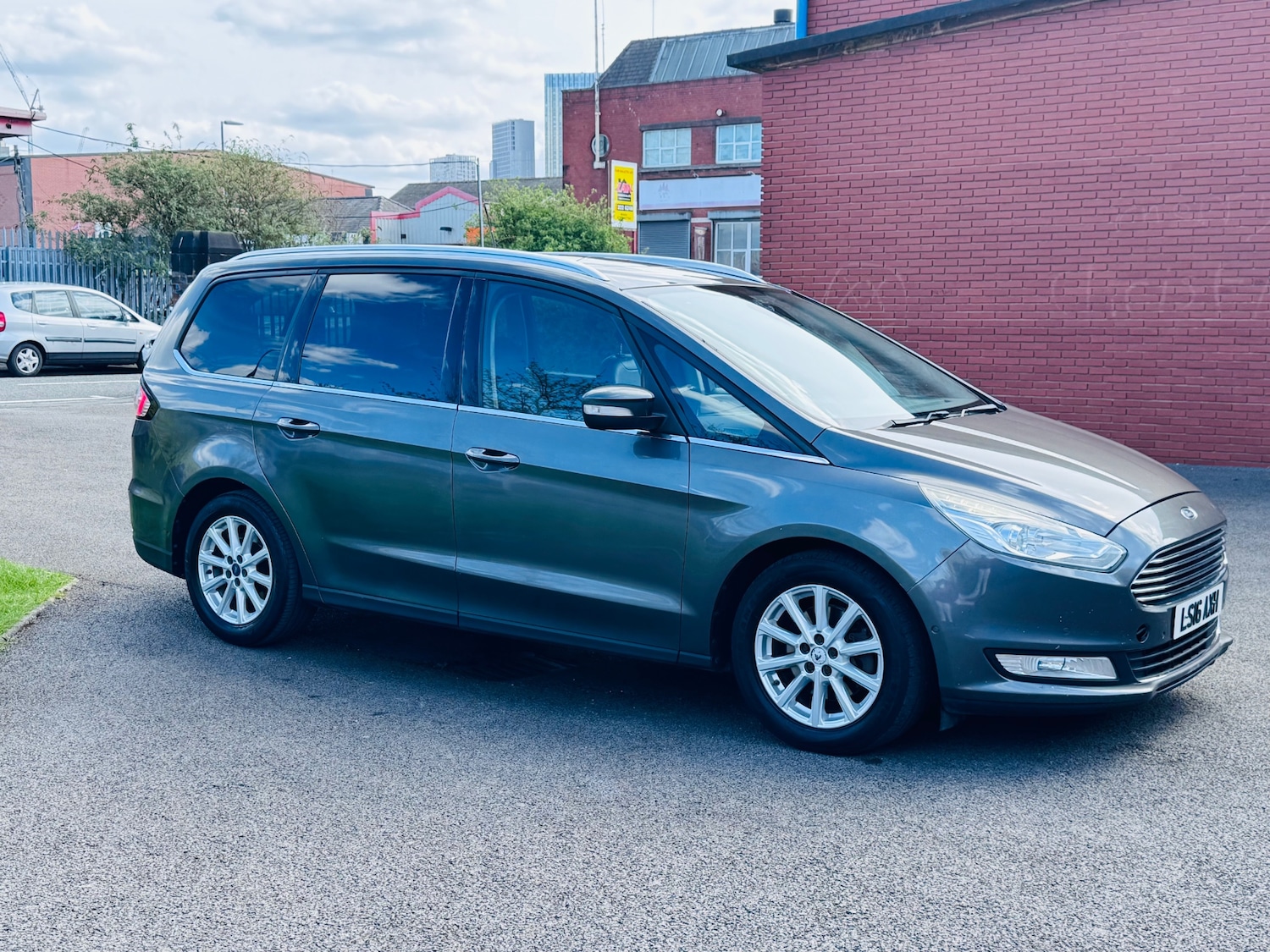 Used Ford Galaxy 2016 for sale - 78199055: Photo 2