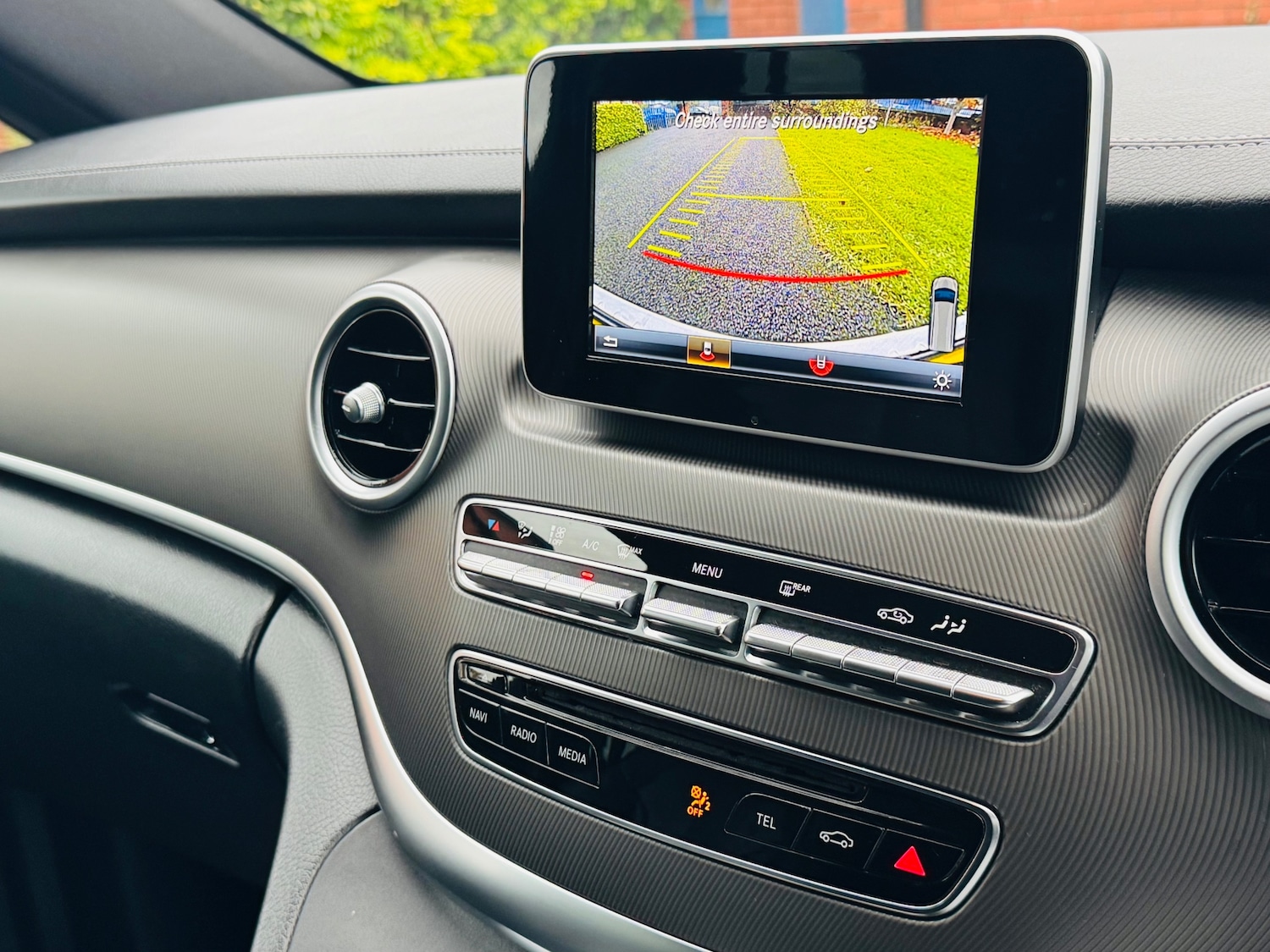 Used Mercedes-Benz V-Class 2015 for sale - 76544337: Photo 10