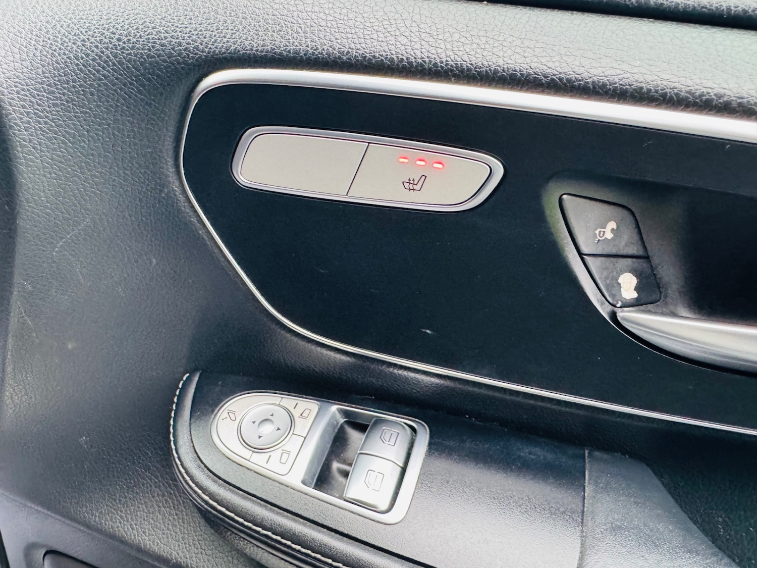 Used Mercedes-Benz V-Class 2015 for sale - 76544337: Photo 16