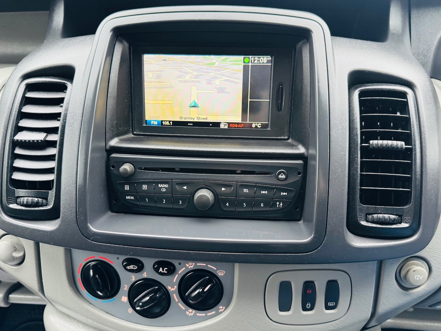 Used Vauxhall Vivaro 2013 for sale - 77189479: Photo 18