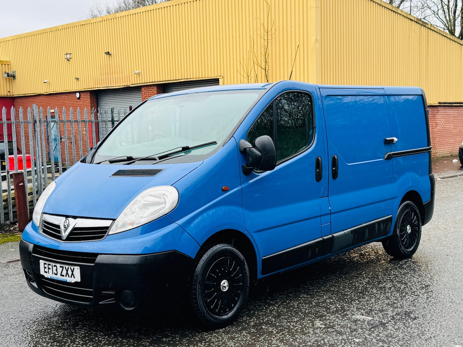 Used Vauxhall Vivaro 2013 for sale - 77189479: Photo 2