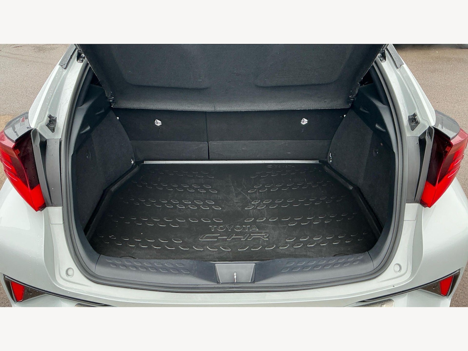 Used Toyota C-HR 2023 for sale - 77612693: Photo 17