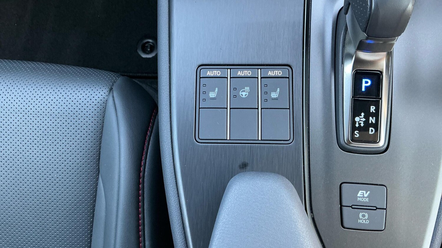 Used Lexus UX 2025 for sale - 77074097: Photo 36