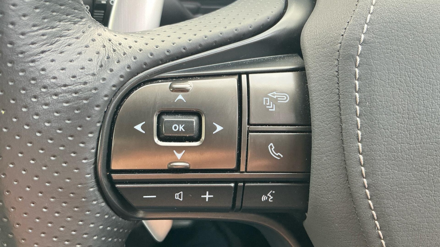 Used Lexus LC for sale - 76522174: Photo 34