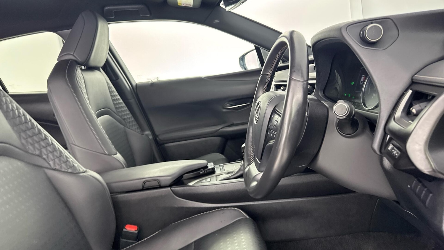 Used Lexus UX 2022 for sale - 76325906: Photo 13