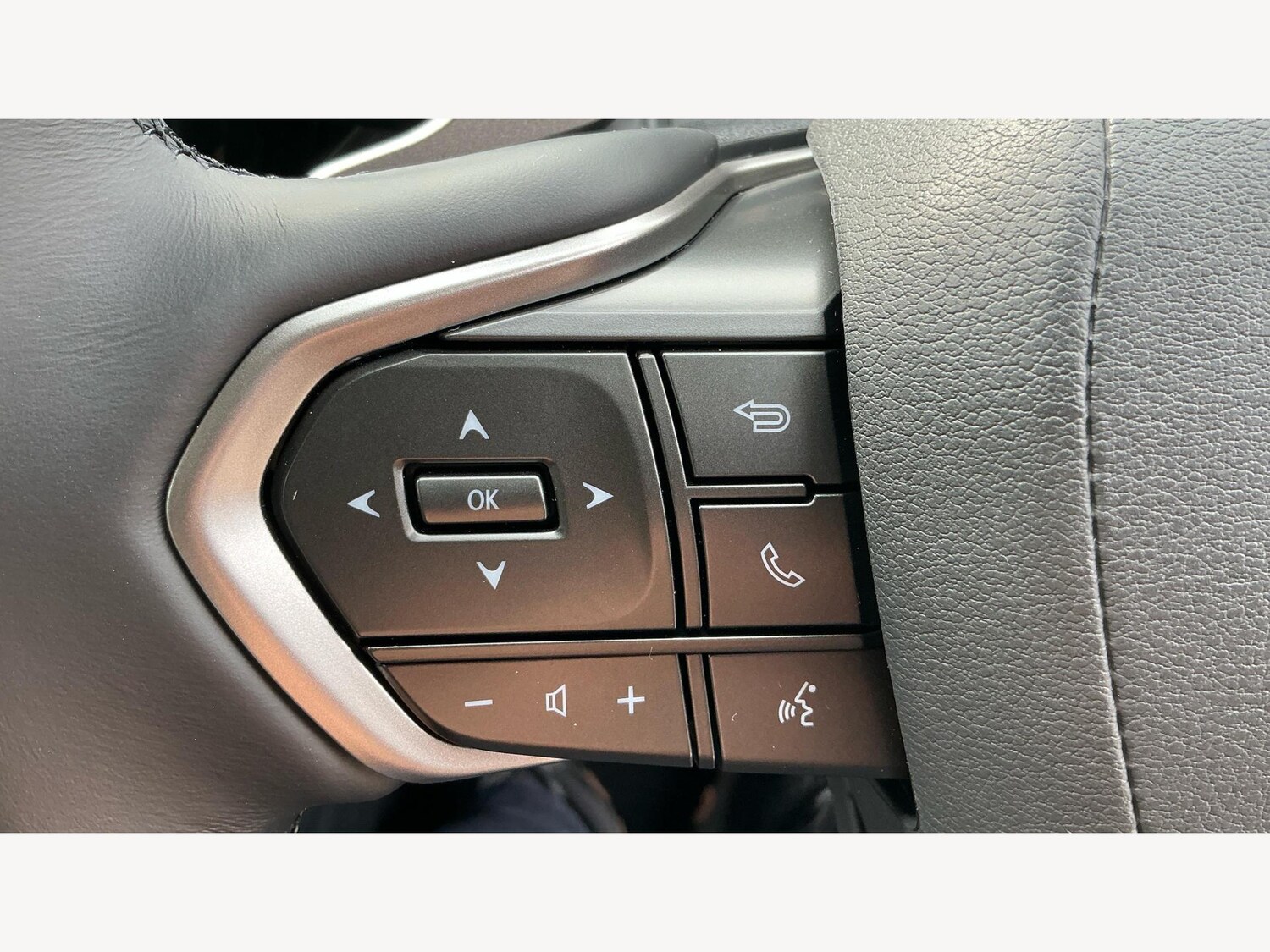 Used Lexus NX 2024 for sale - 75965110: Photo 32