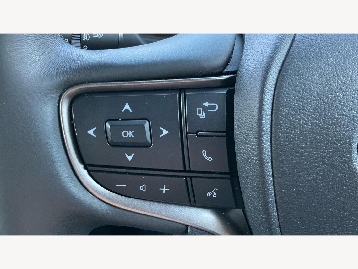 Used Lexus UX 2022 for sale - 76742403: Photo 32