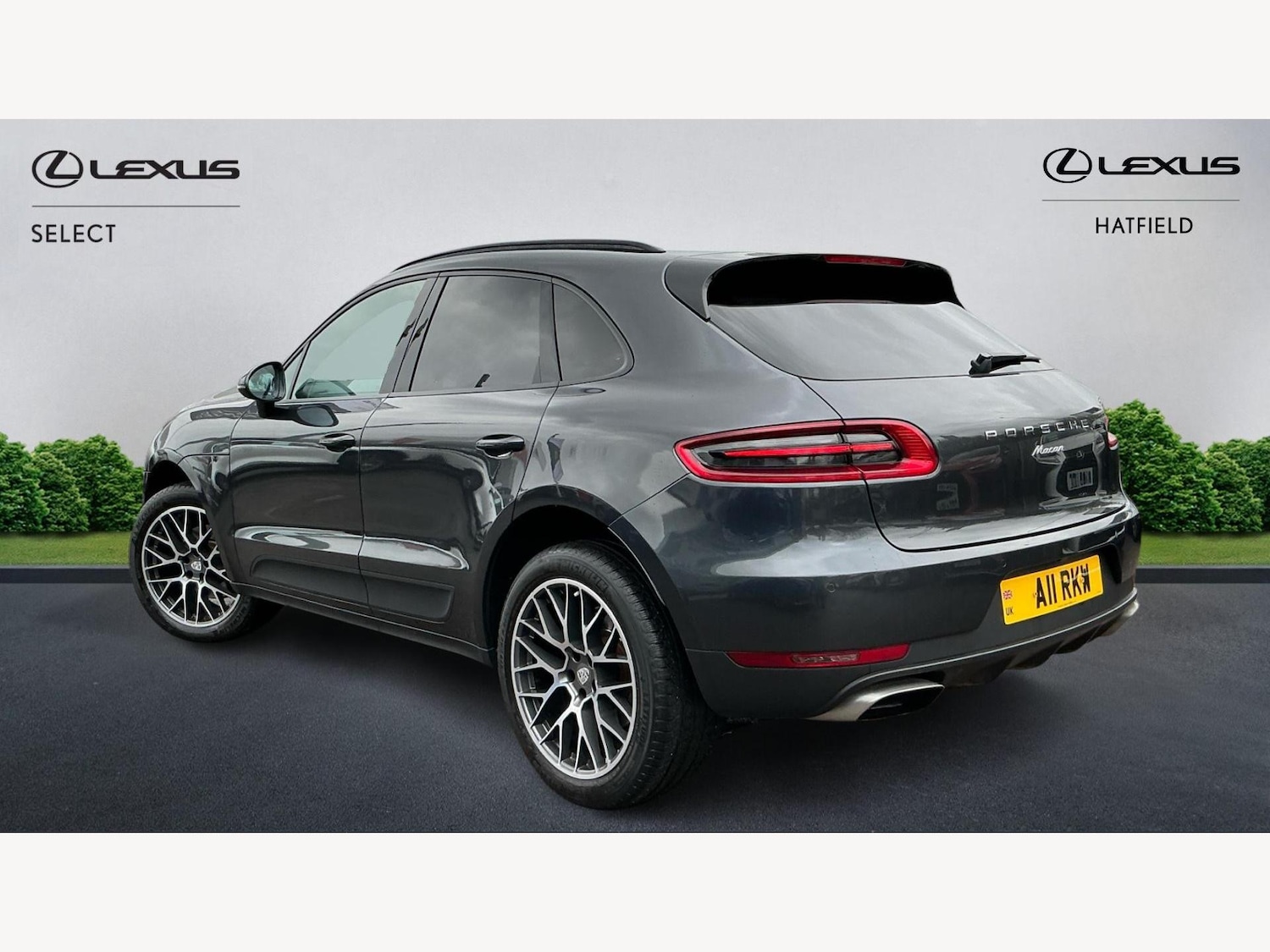 Used Porsche Macan 2018 for sale - 77637894: Photo 2