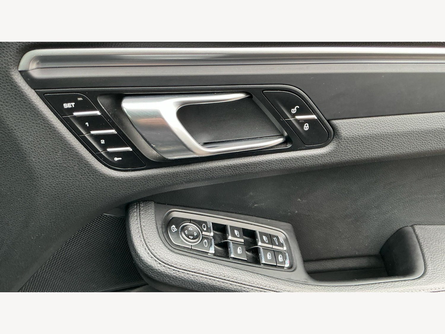 Used Porsche Macan 2018 for sale - 77637894: Photo 30