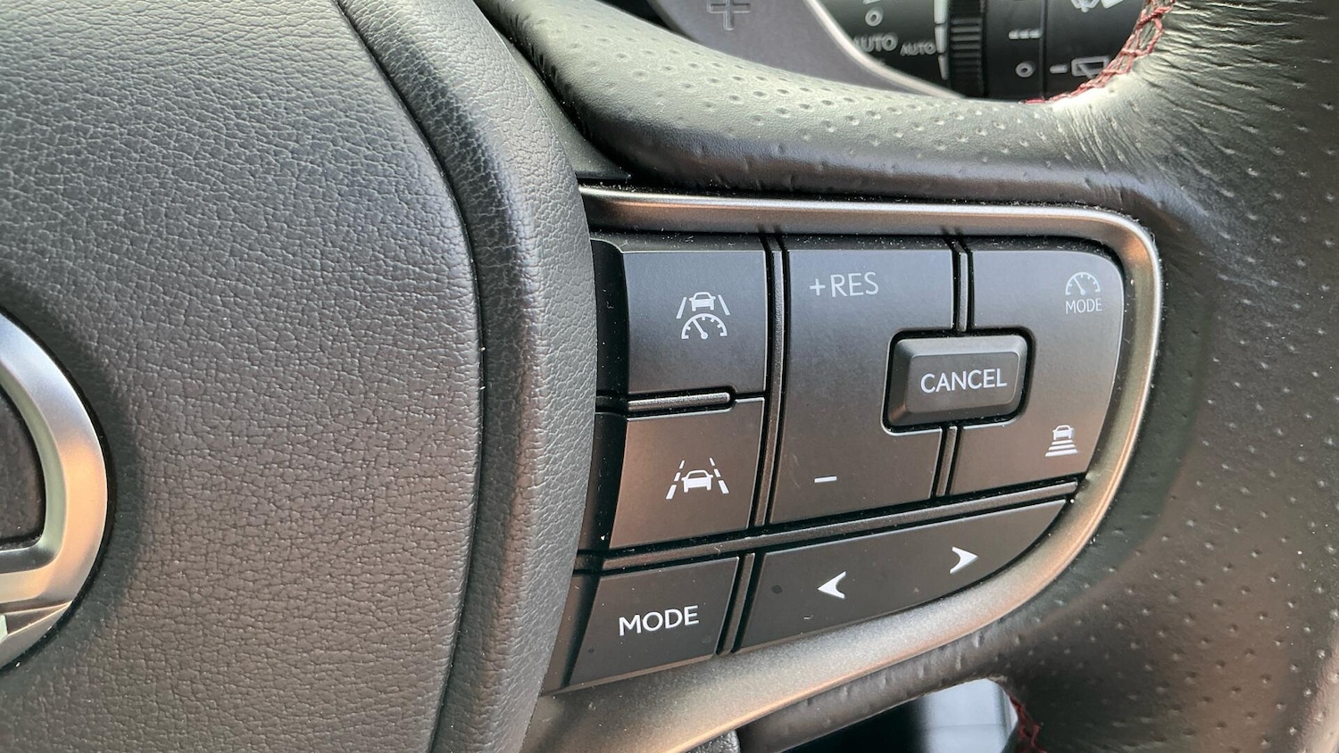 Used Lexus UX 2025 for sale - 78073044: Photo 32