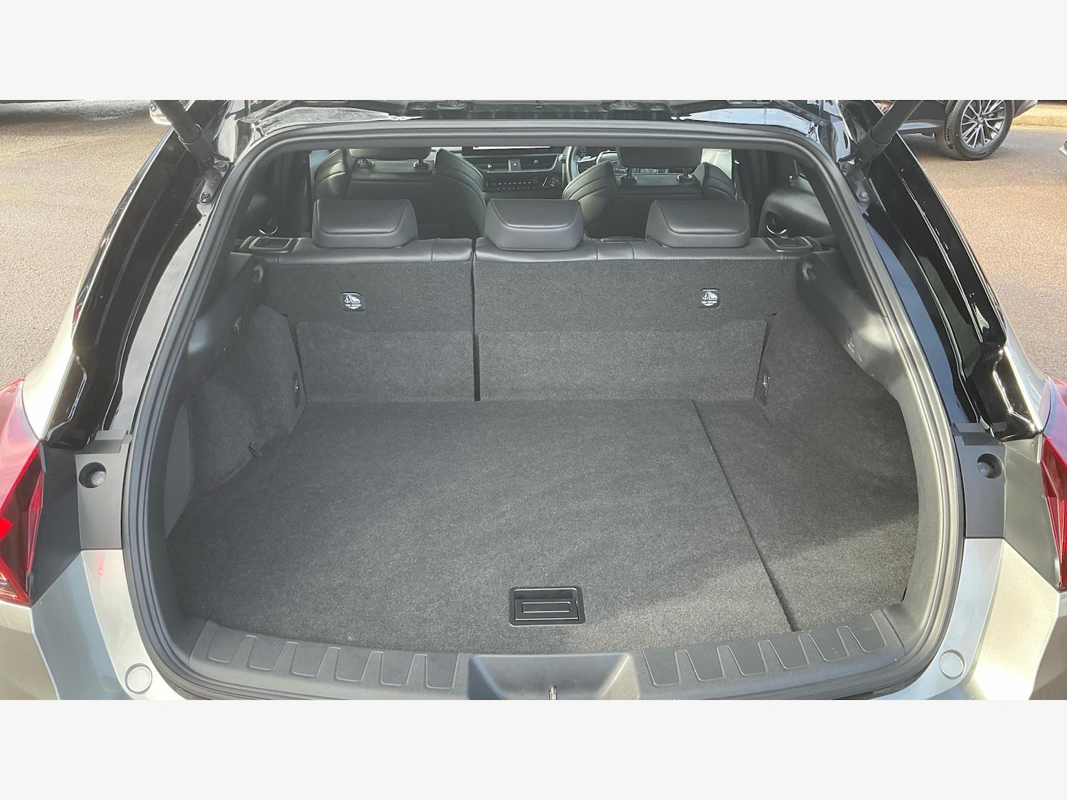 Used Lexus UX 2025 for sale - 77564976: Photo 17