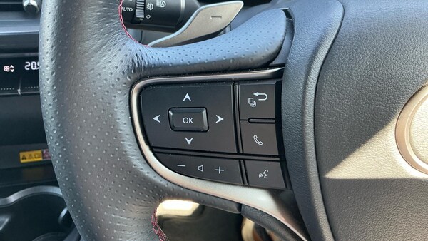 Used Lexus UX 2025 for sale - 76239493: Photo 33