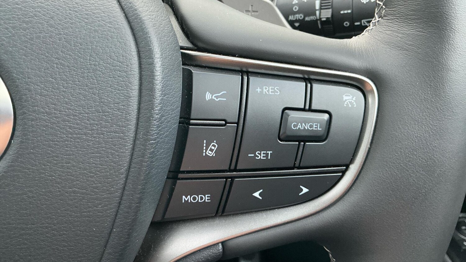 Used Lexus UX 2023 for sale - 77029248: Photo 36