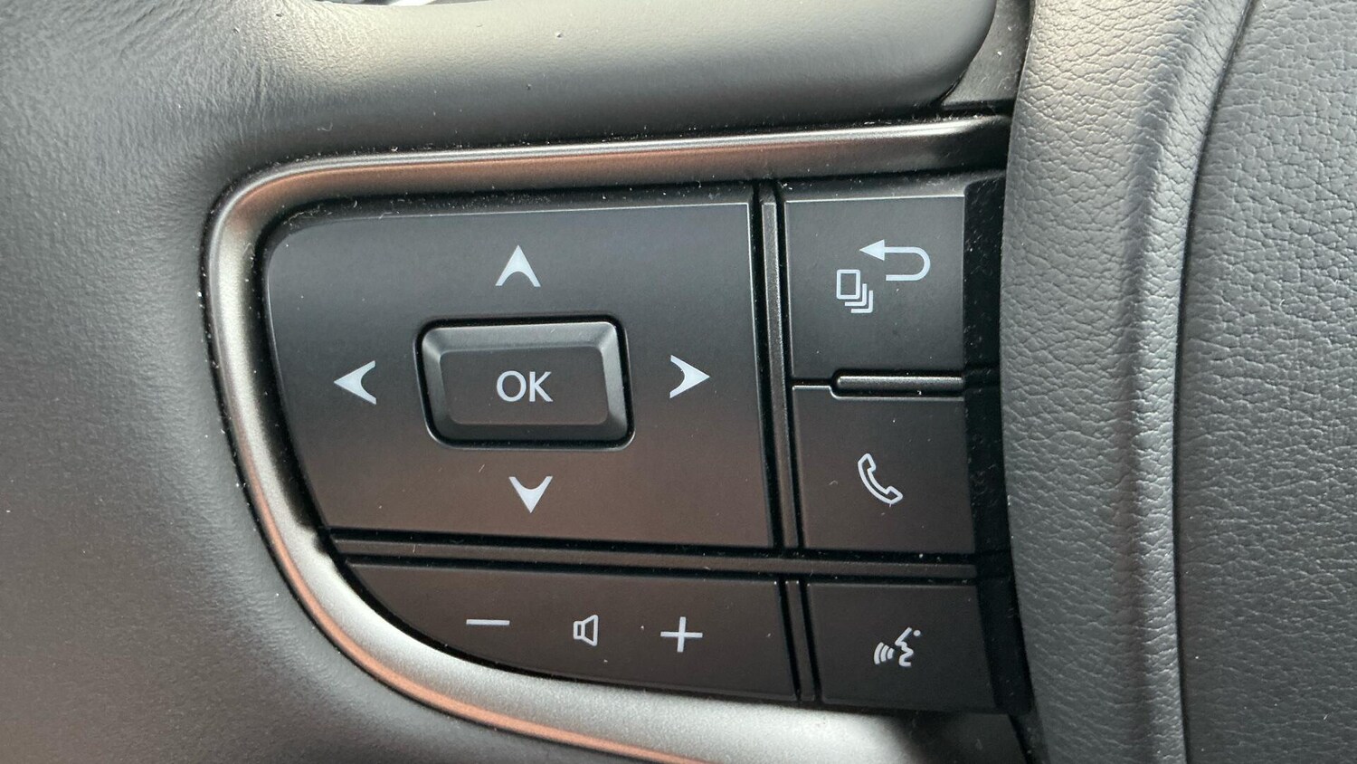 Used Lexus UX 2023 for sale - 77029248: Photo 37