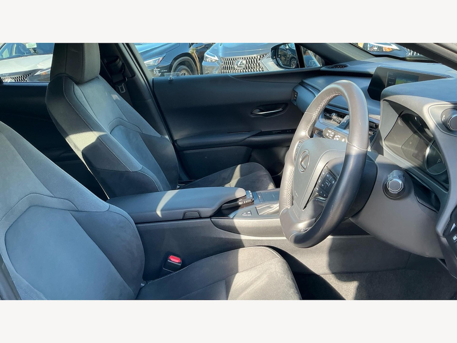 Used Lexus UX 2021 for sale - 76839510: Photo 15