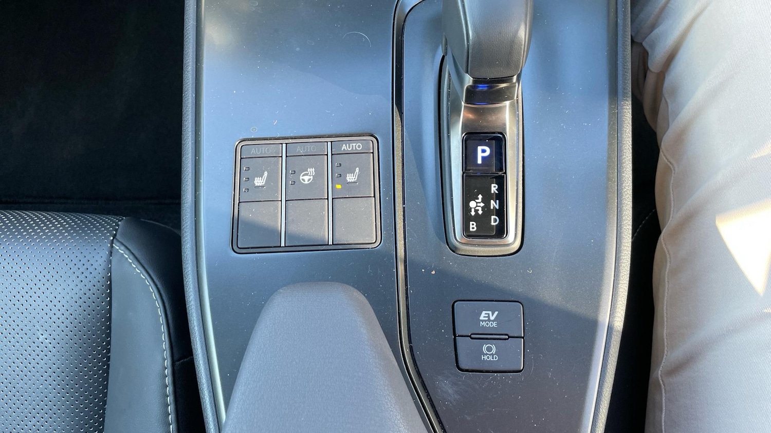 Used Lexus UX 2024 for sale - 77101755: Photo 35