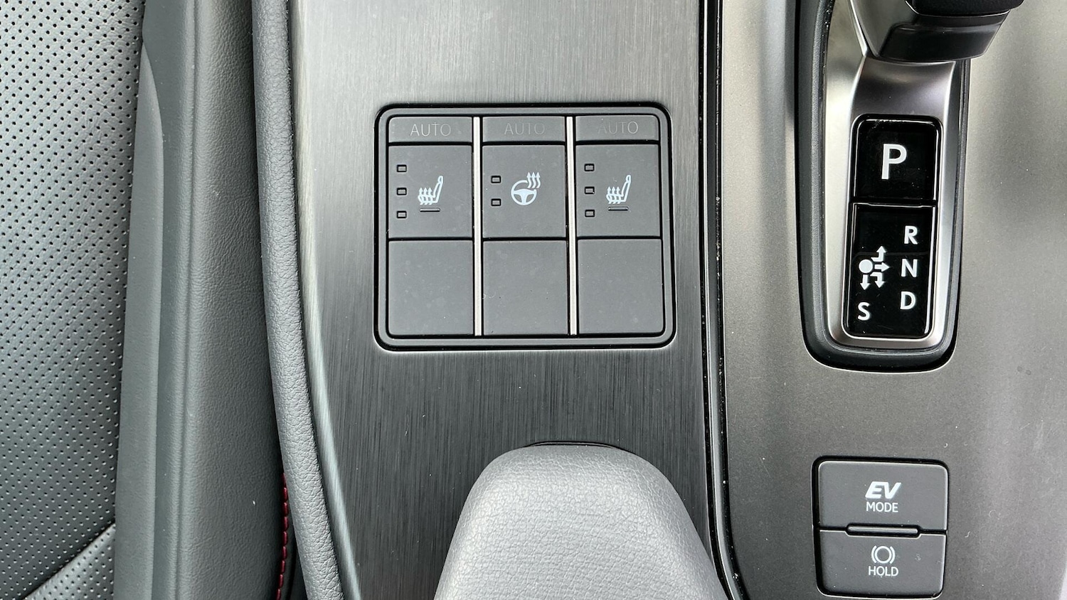 Used Lexus UX 2025 for sale - 77982704: Photo 35