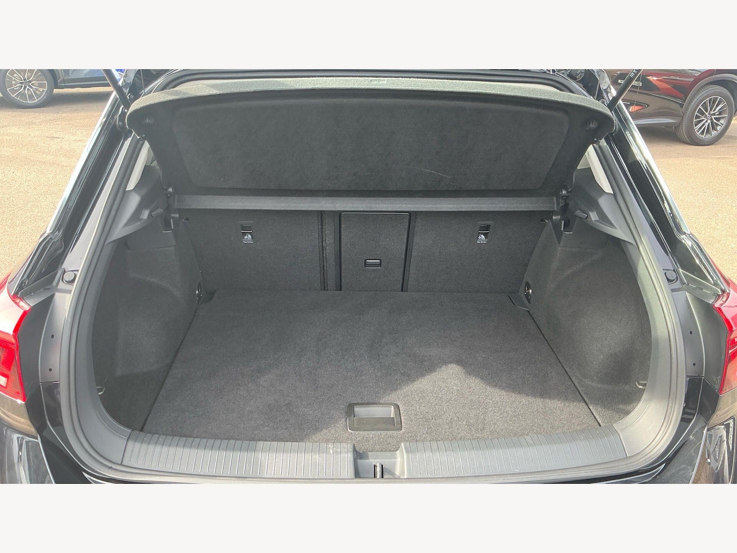 Used Volkswagen T-Roc 2023 for sale - 77970390: Photo 17