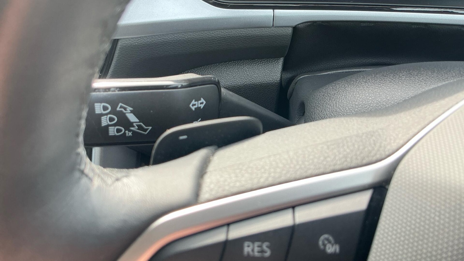 Used Volkswagen T-Roc 2023 for sale - 77970390: Photo 32