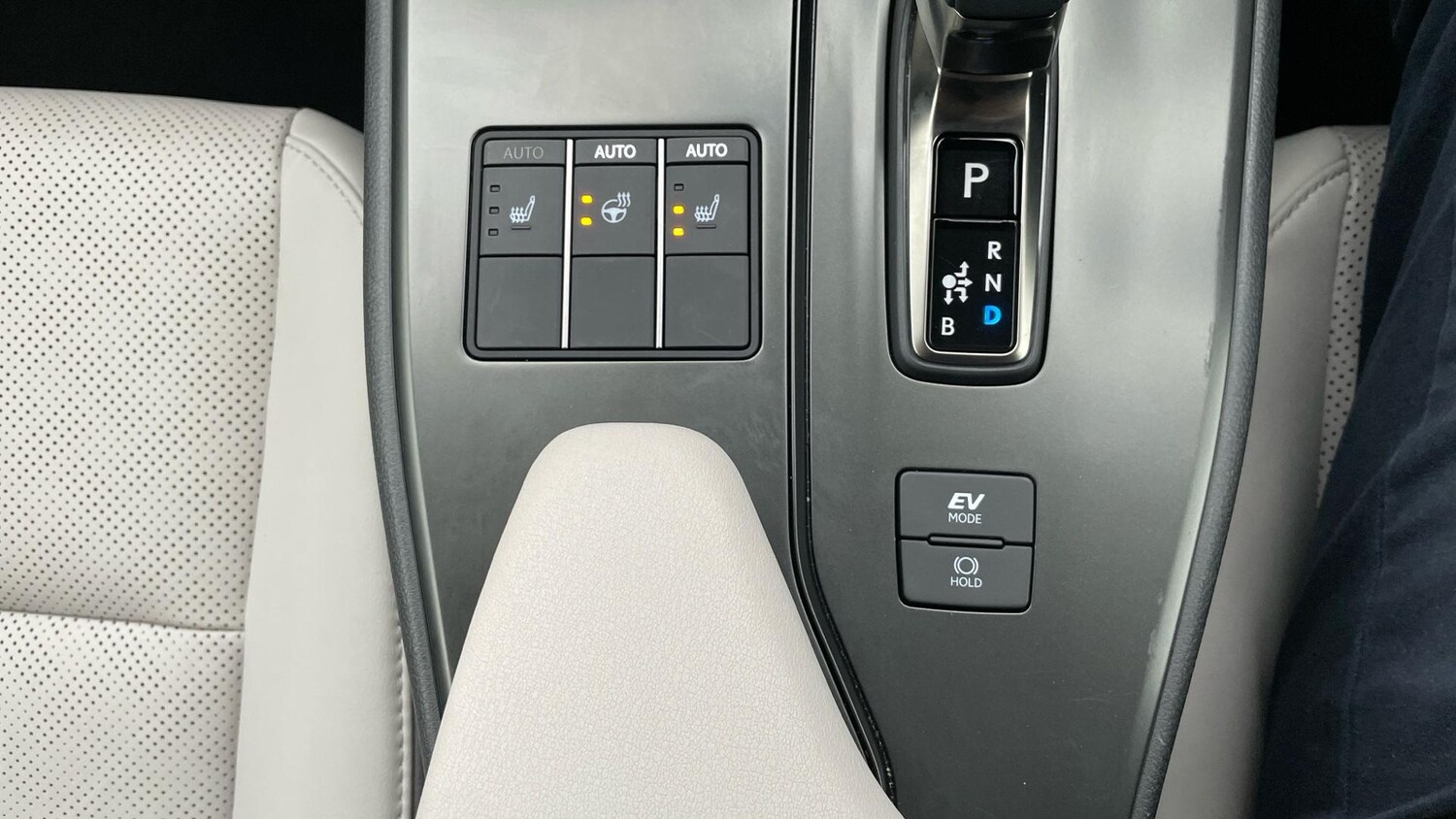 Used Lexus UX 2024 for sale - 77305631: Photo 35