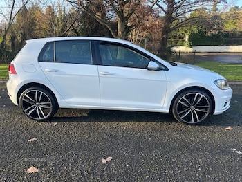 Used Volkswagen Golf 2017 for sale - 76927393: Photo