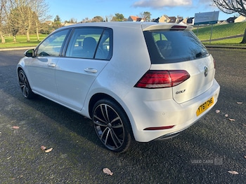 Used Volkswagen Golf 2017 for sale - 76927393: Photo