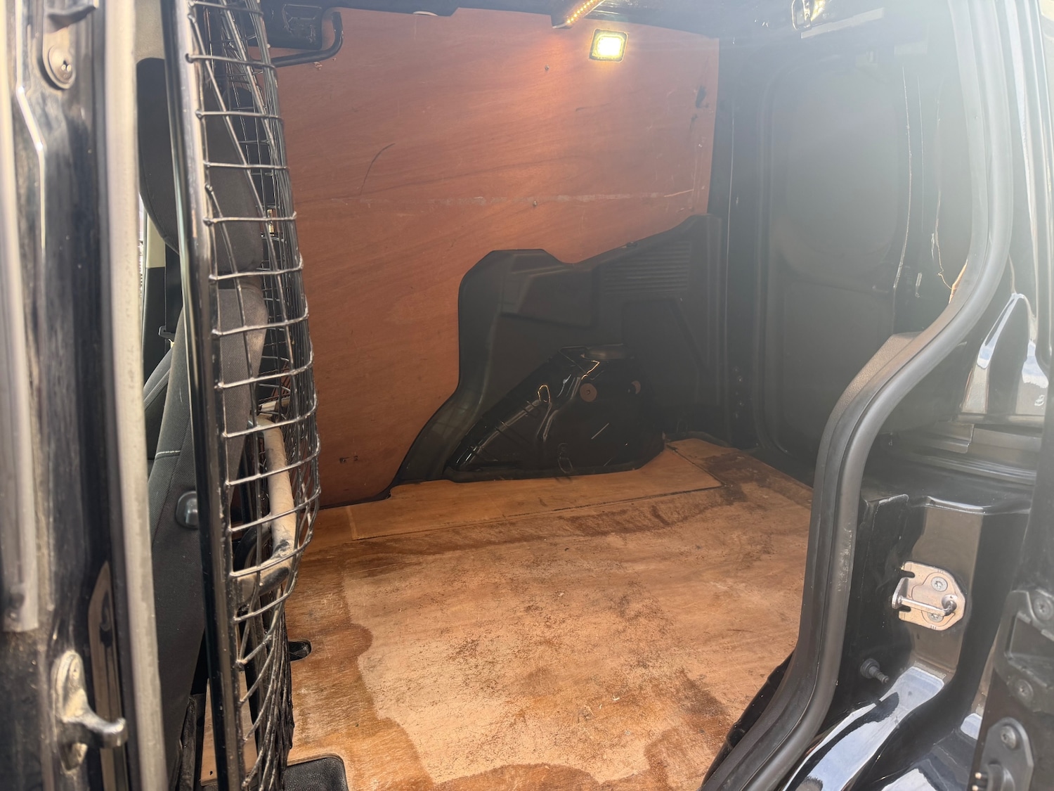 Used Ford Transit Courier 2015 for sale - 77733355: Photo 11