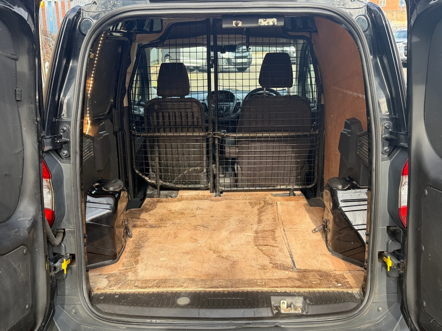 Used Ford Transit Courier 2015 for sale - 77733355: Photo 7