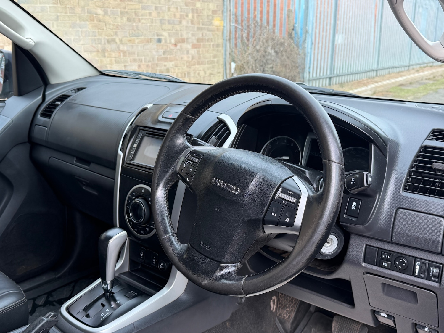 Used Isuzu D-Max 2015 for sale - 77715339: Photo 8