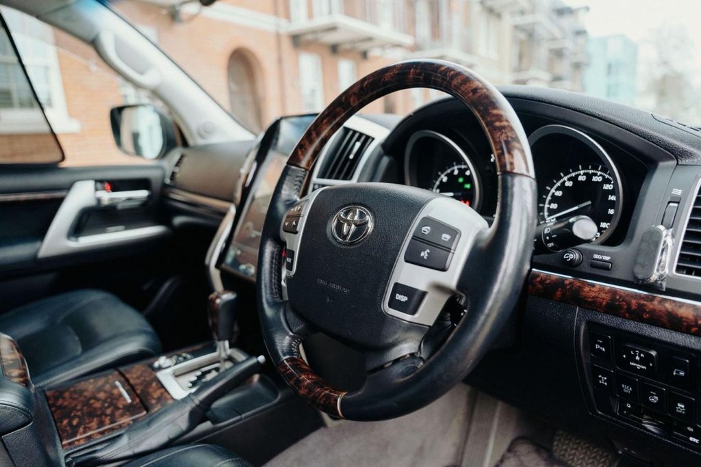 Used Toyota Land Cruiser 2014 for sale - 77755347: Photo 11