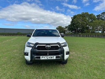 Used Toyota Hilux 2023 for sale - 79805096: Photo