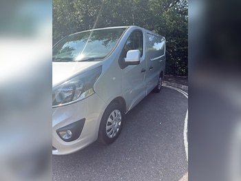 Used Vauxhall Vivaro 2017 for sale - 77220828: Photo
