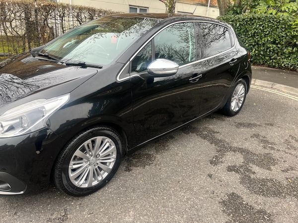 Used Peugeot 208 2018 for sale - 76219367: Photo 10