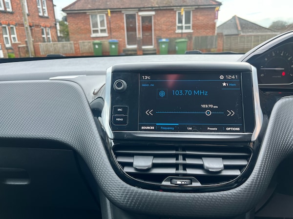 Used Peugeot 208 2018 for sale - 76219367: Photo 13
