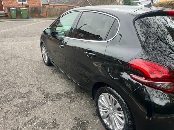 Used Peugeot 208 2018 for sale - 76219367: Photo 8