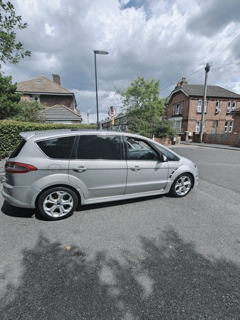 Used Ford S-Max 2011 for sale - 76909032: Photo 4