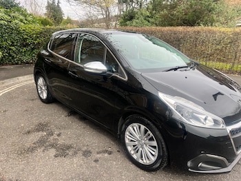 Used Peugeot 208 2018 for sale - 76064286: Photo