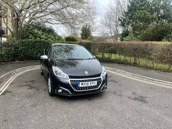 Used Peugeot 208 2018 for sale - 76492341: Photo