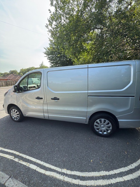 Used Vauxhall Vivaro 2017 for sale - 76637486: Photo 6