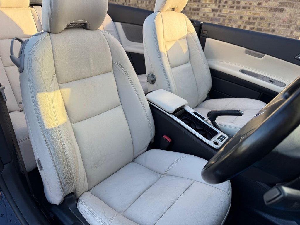 Used Volvo C70 2010 for sale - 76900438: Photo 2